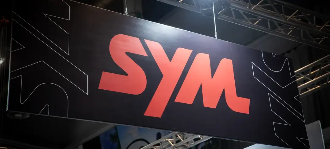 custom projecting storefront sign